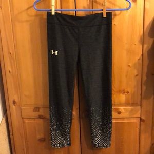 Under armour gray capris with stars size xs